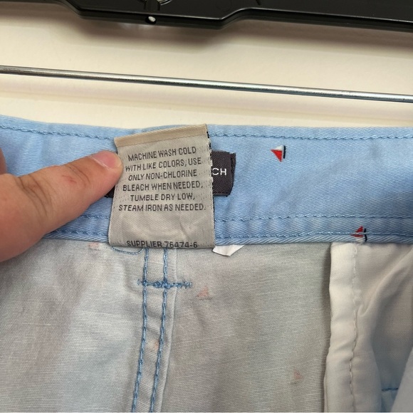 NWT Men’s St. John’s Bay All Over Print Chino Shorts Size 42 9” Inseam Blue - Picture 5 of 6